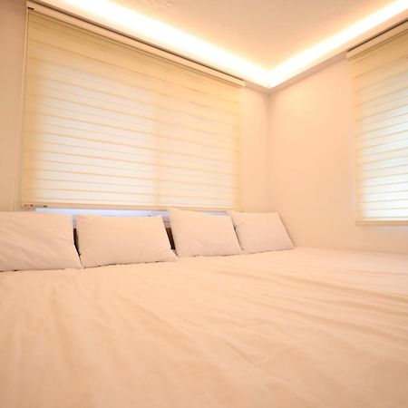 Huayuanhouse Hq In Hongdae Hotell Seoul Exteriör bild